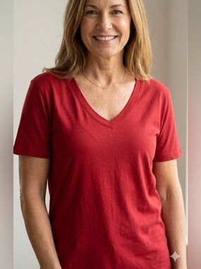 New Zenana V-Neck Short Sleeve T-Shirt Top Red sz 1X